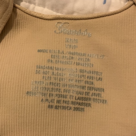 Guess Beige Ribbed Shaper Tank with Built in Cups Smooth Fit soft XS NWOT - Picture 3 of 9